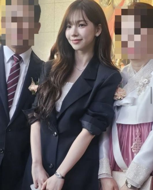 에스파 카리나, 친언니 결혼식에서 민폐 하객 눈길
