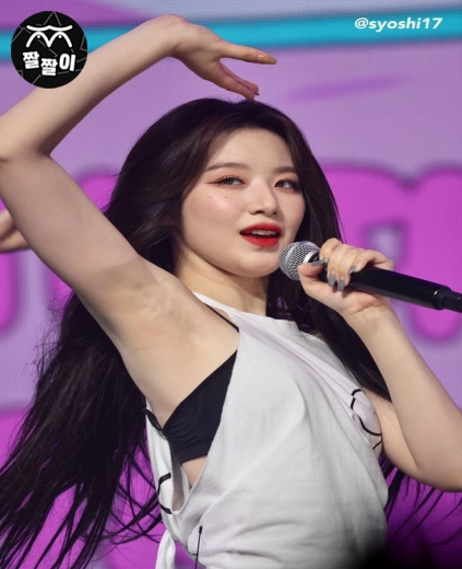 아이들 슈화 음방 안무 중 겨드랑이