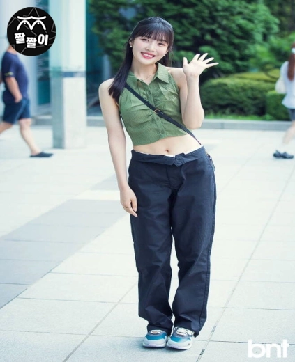 레드벨벳 조이 출근룩 배꼽