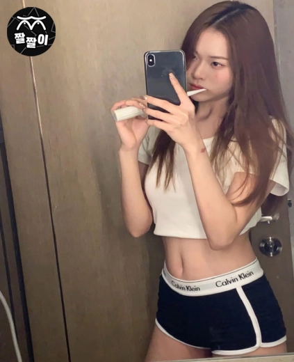 돌핀팬츠 자취방룩