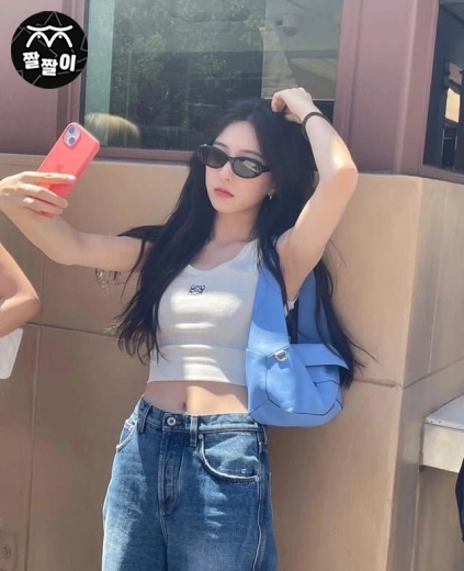 우주소녀 은서 배꼽 셀프 촬영