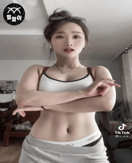 ck언더웨어 노출 스포츠브라