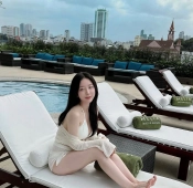흰색 수영복 인스타녀 발바닥 노출
