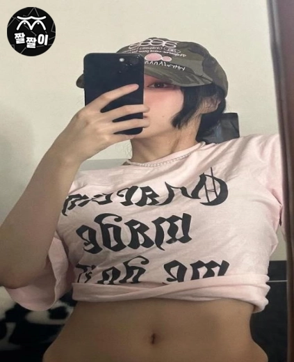 비키니 도끼자국 크롭티 배꼽녀