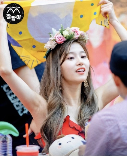 팬싸 트와이스 사나 겨드랑이