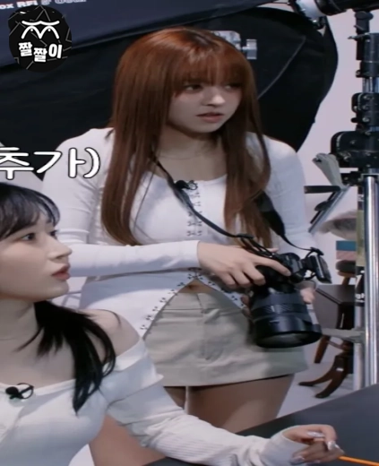 엔믹스 릴스 미니스커트 배꼽노출
