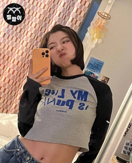 예능인 주현영 셀카 배꼽