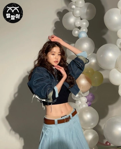아이브 장원영 아이돌 화보촬영 참외 배꼽