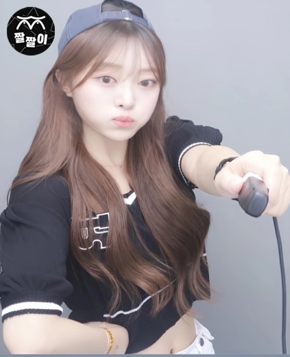 상큼발랄 여친룩 배꼽노출