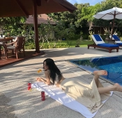 걸스데이 혜리 드러누운채 맨발 노출