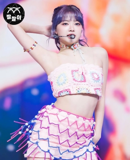 튜브탑 의상 르세라핌 은채 접겨