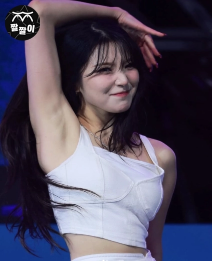 프로미스나인 지헌 샤프심 겨