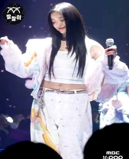 뉴진스 팜하니 귀여운 배꼽