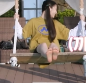 아일릿 민주 맨발바닥