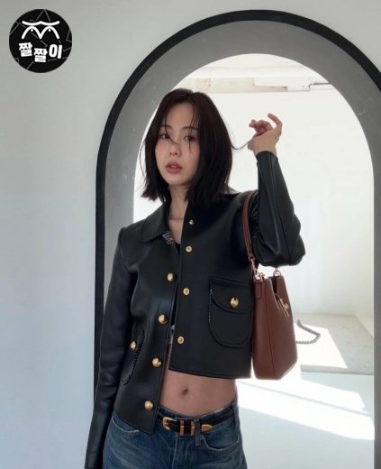 금새록 시크한 차도녀룩