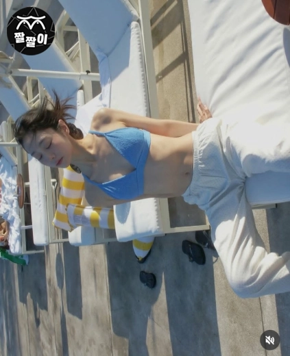 러블리즈 서지수 비키니