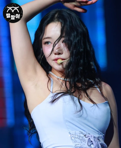 프로미스나인 지선 겨털 확대샷