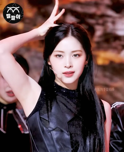 겨티쉬 있는 사람이라면 좋아한다는 잇지 류진 겨드랑이