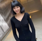 요즘 노브라로 다니시는 사장님 꼭튀 몸매