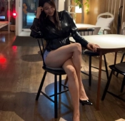 늘씬 각선미 뽐내는 오또맘