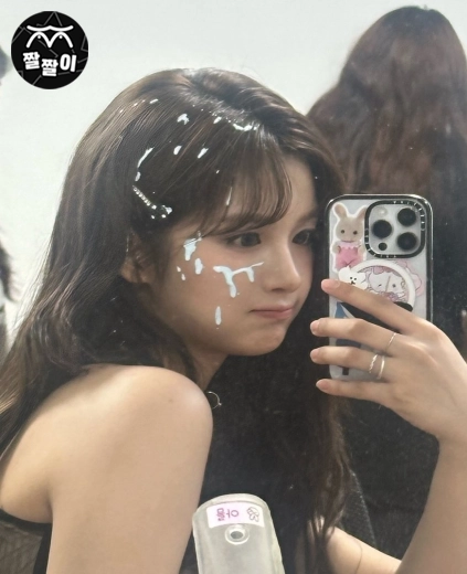 설윤 오묘한 셀카
