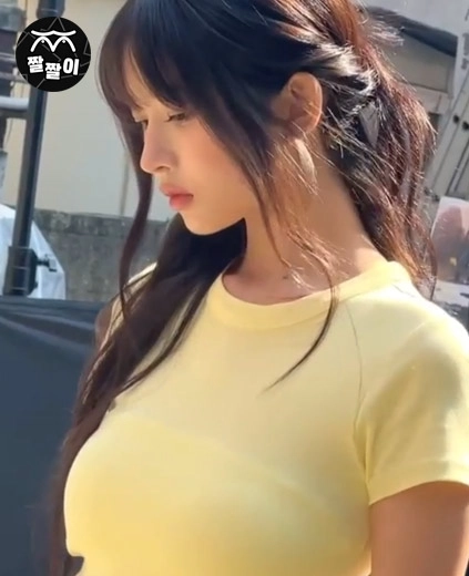 은근히 풍만한 아이브 레이 몸매