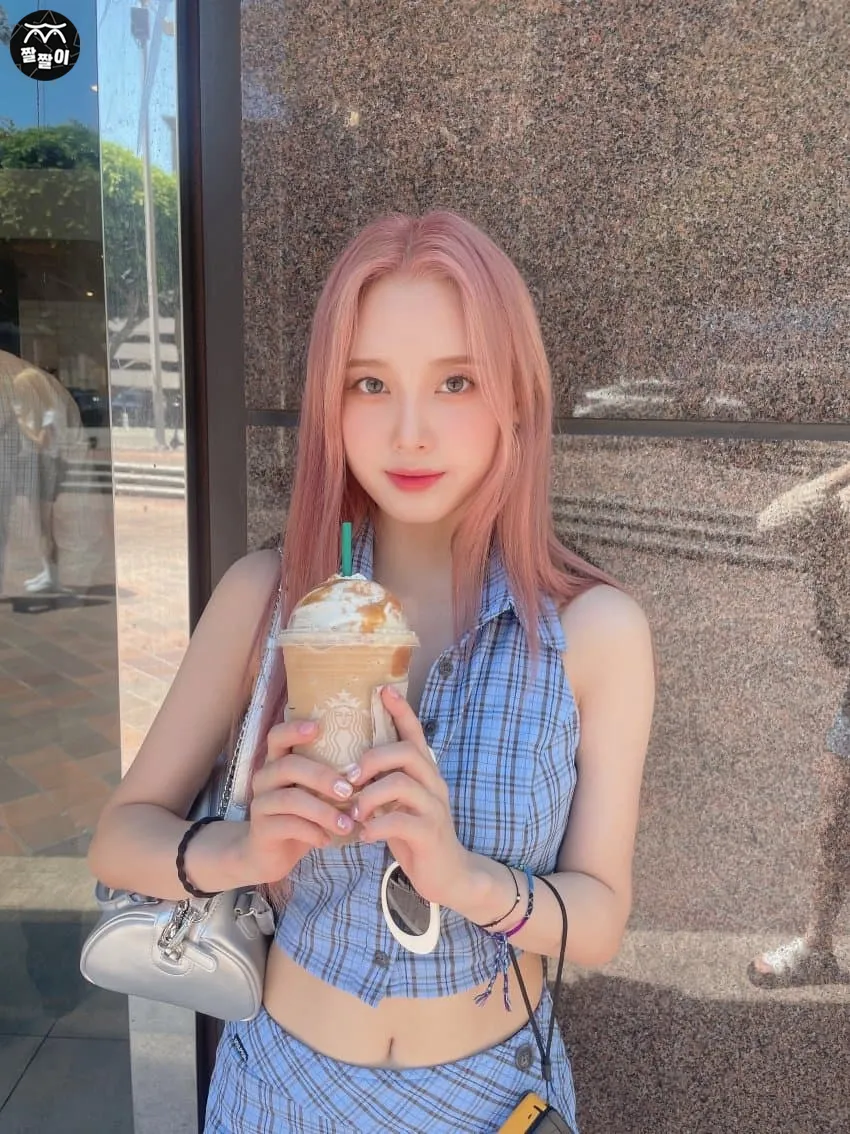 라잇썸 LIGHTSUM 김나영 배꼽