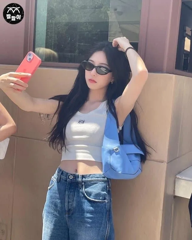 우주소녀 은서 배꼽 셀프 촬영