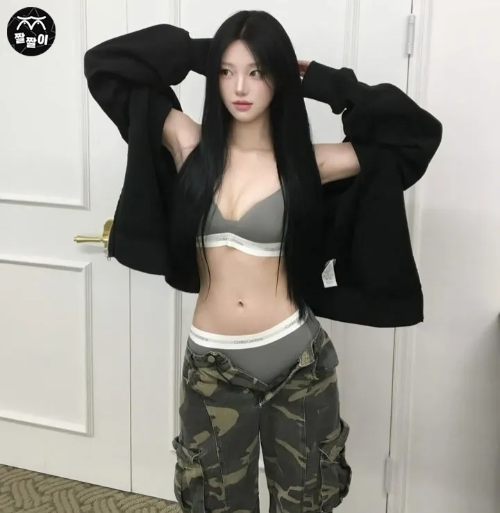 ck언더웨어 브라 노출