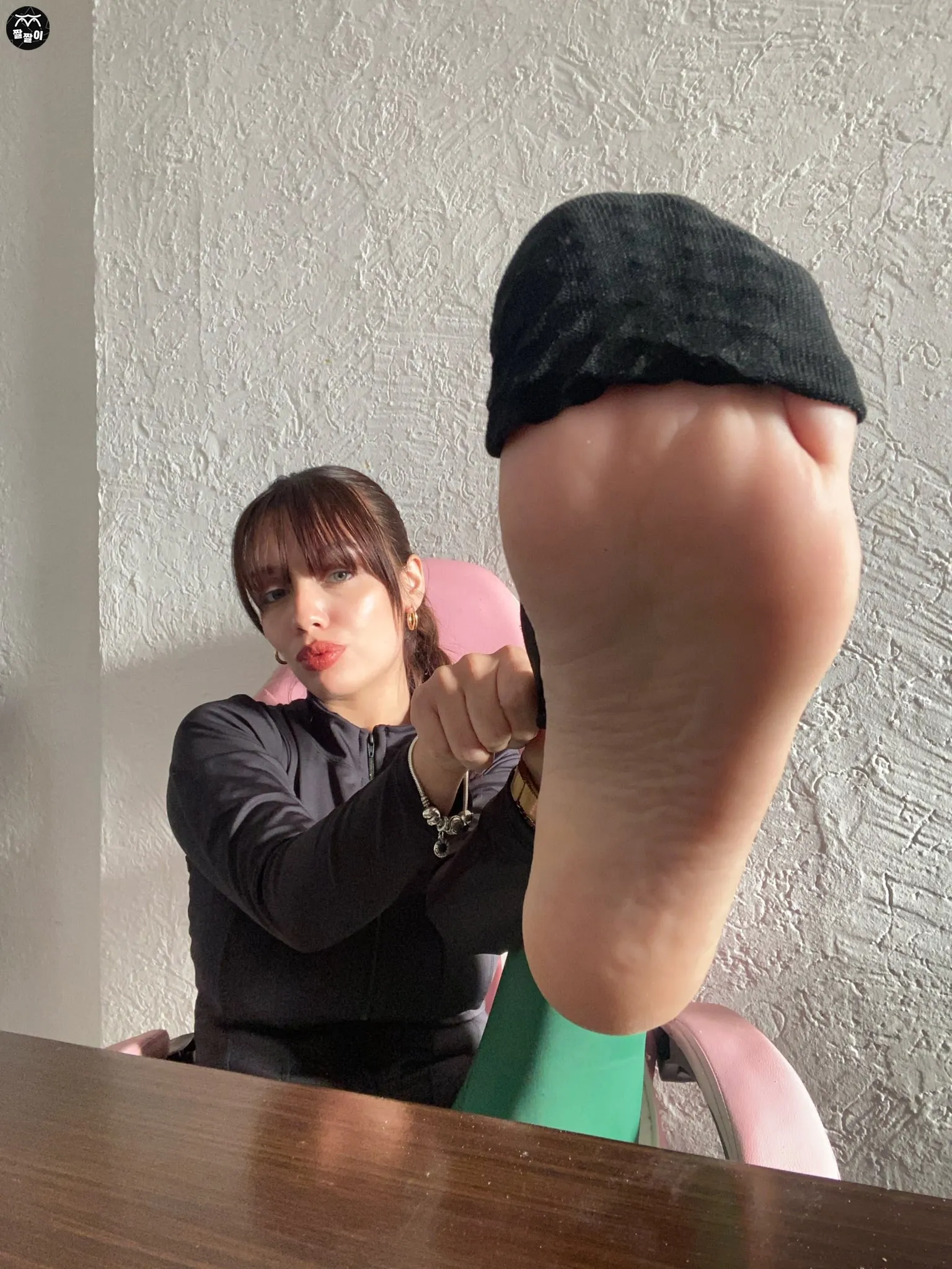 서양녀 발바닥 노출