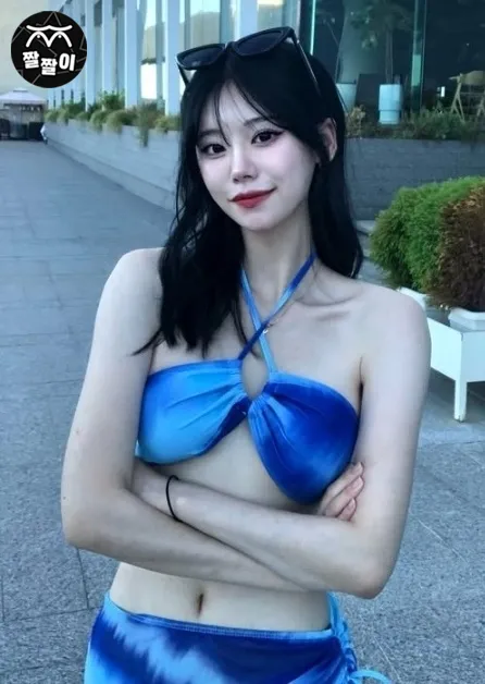 우윳빛깔 새하얀 꿀피부 비키니