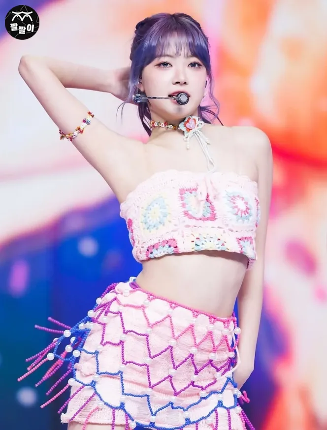 튜브탑 의상 르세라핌 은채 접겨