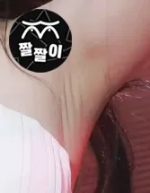 홀터넥 입은 잇지 예지  선명한 겨주름