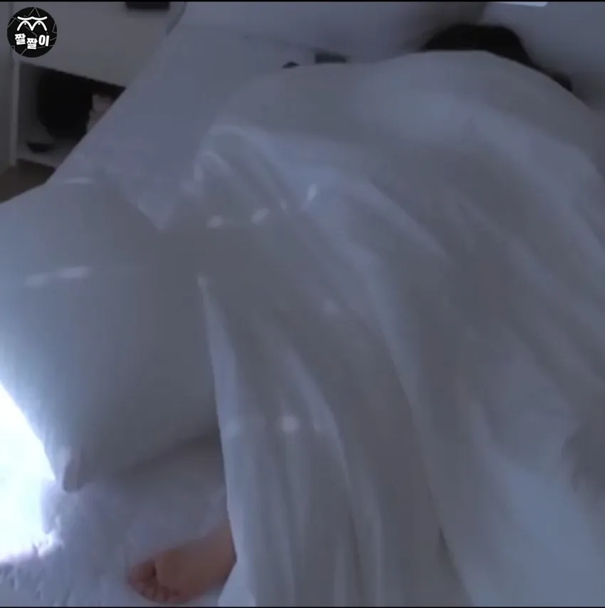 아일릿 민주 맨발바닥