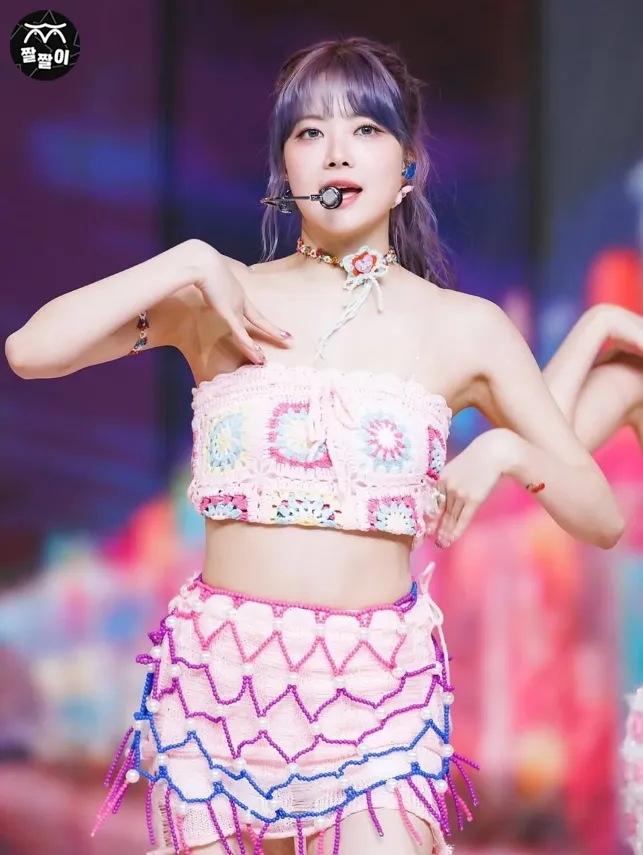 튜브탑 의상 르세라핌 은채 접겨