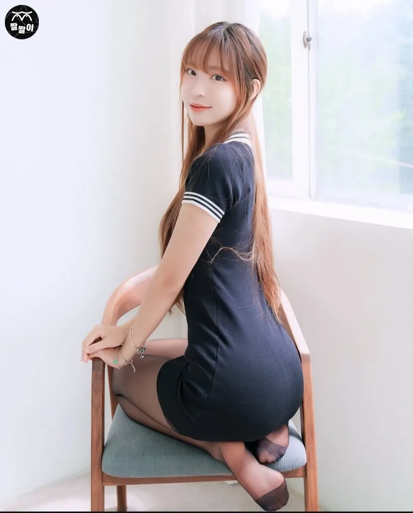 쇼핑몰 모델 검스 발등