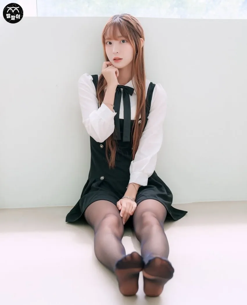 쇼핑몰 모델 검스 발등