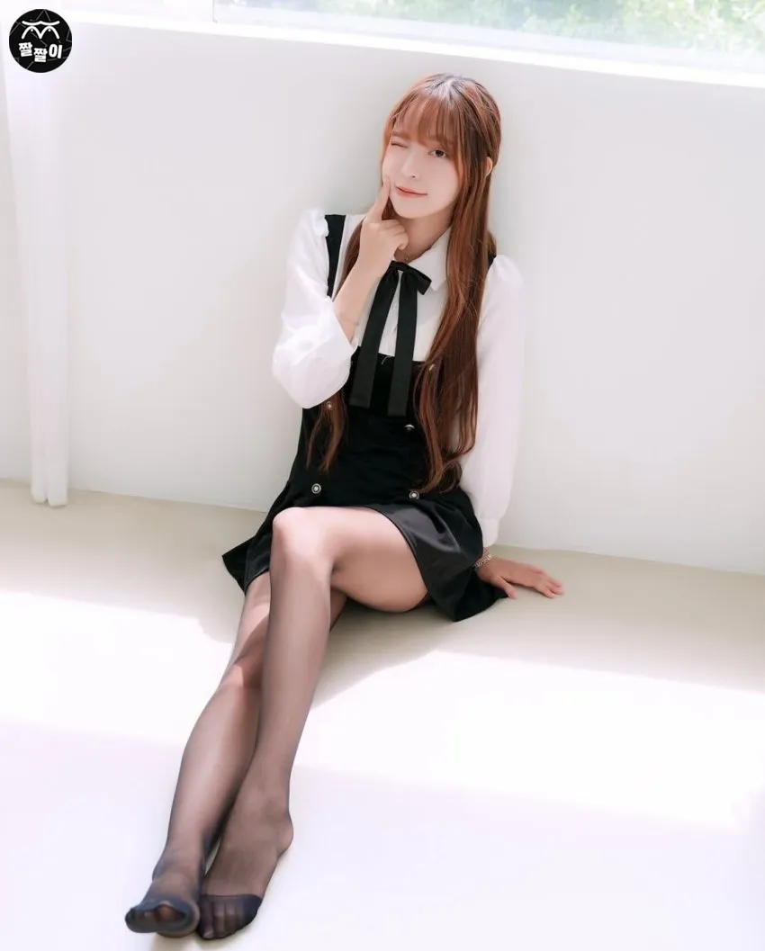 쇼핑몰 모델 검스 발등