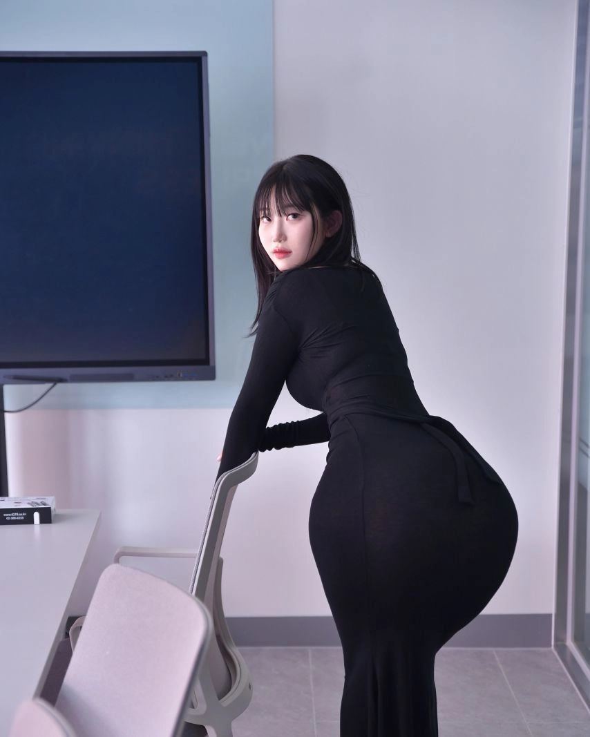신나린 미시룩 입고 화보