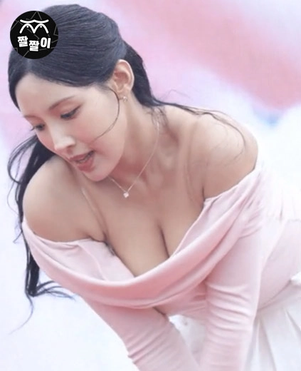 라잇썸 초원 어마무시한 거유