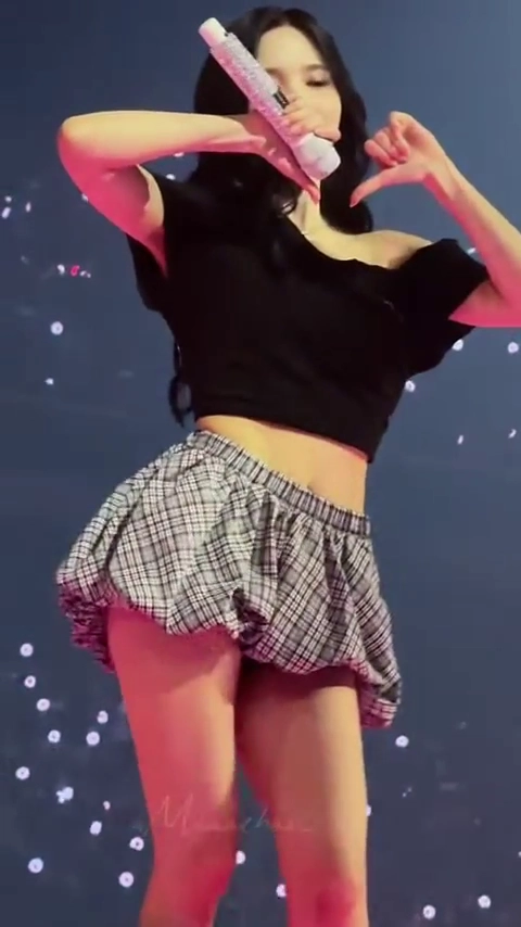 1열에서 보는 트와이스 미나 복근
