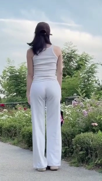 요즘 레깅스 대신 유행하는 바지