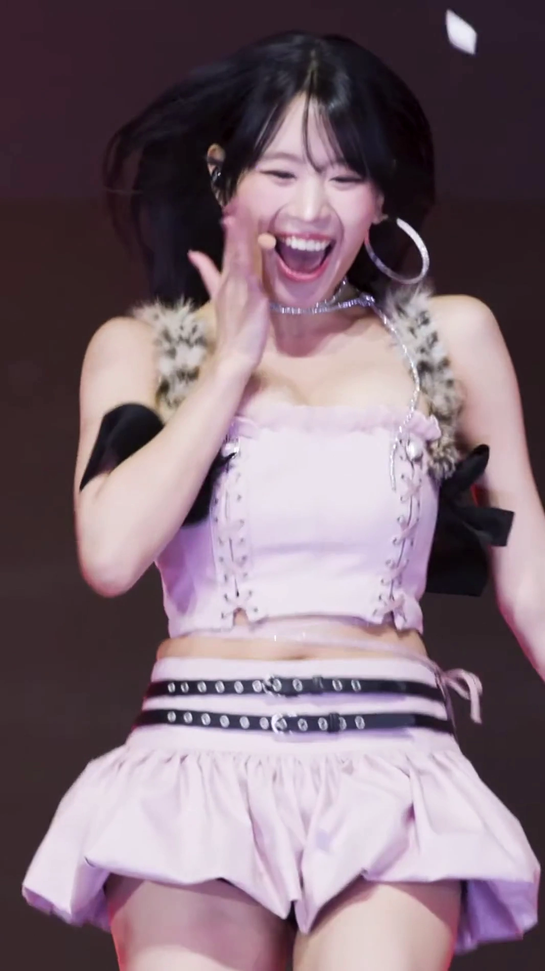 나띠 위험한 의상